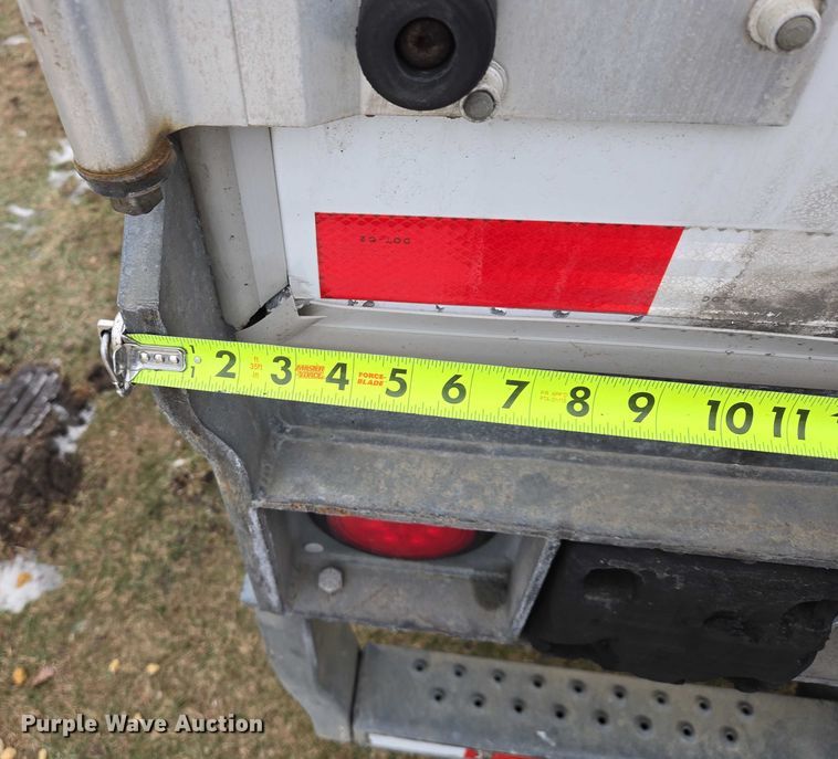 image for item EB1216 2017 Vanguard National Trailer Corporation MaxCube dry van trailer