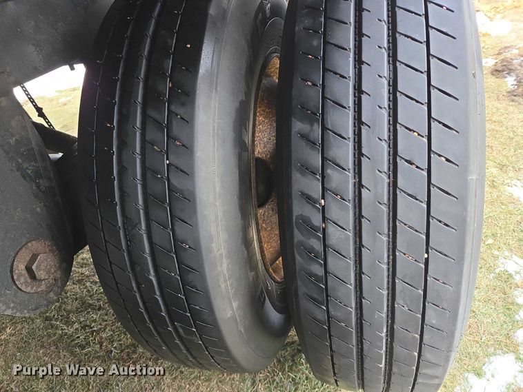 image for item EB1216 2017 Vanguard National Trailer Corporation MaxCube dry van trailer