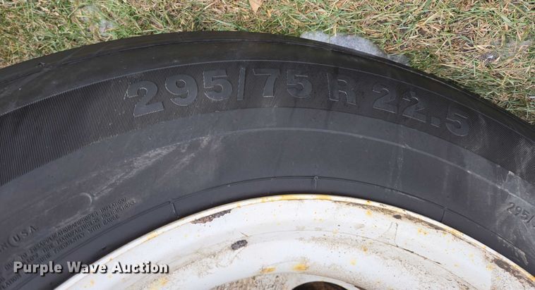 image for item EB1216 2017 Vanguard National Trailer Corporation MaxCube dry van trailer