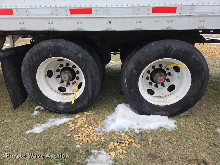 image for item EB1216 2017 Vanguard National Trailer Corporation MaxCube dry van trailer