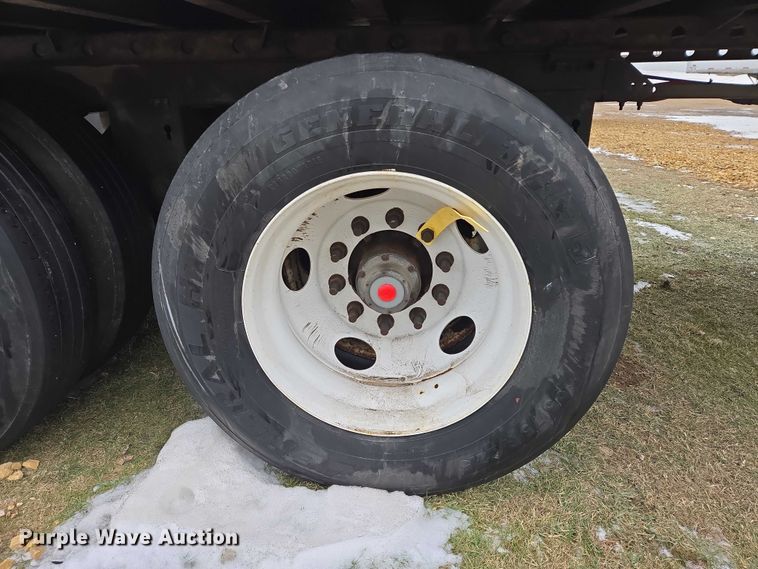 image for item EB1216 2017 Vanguard National Trailer Corporation MaxCube dry van trailer