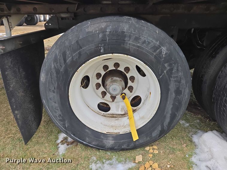 image for item EB1216 2017 Vanguard National Trailer Corporation MaxCube dry van trailer