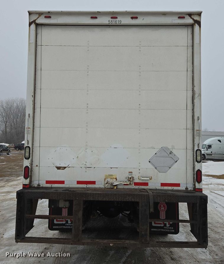 image for item EB1220 2010 Kenworth T800 box truck