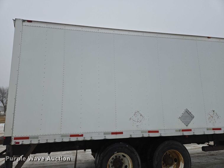 image for item EB1220 2010 Kenworth T800 box truck