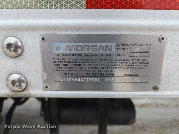 image for item EB1220 2010 Kenworth T800 box truck