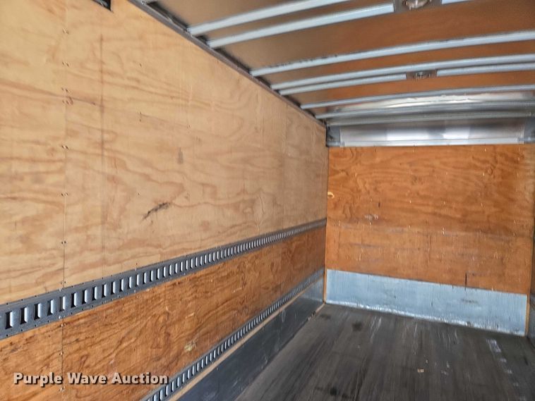 image for item EB1220 2010 Kenworth T800 box truck