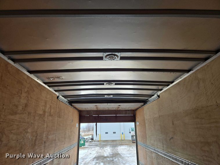 image for item EB1220 2010 Kenworth T800 box truck