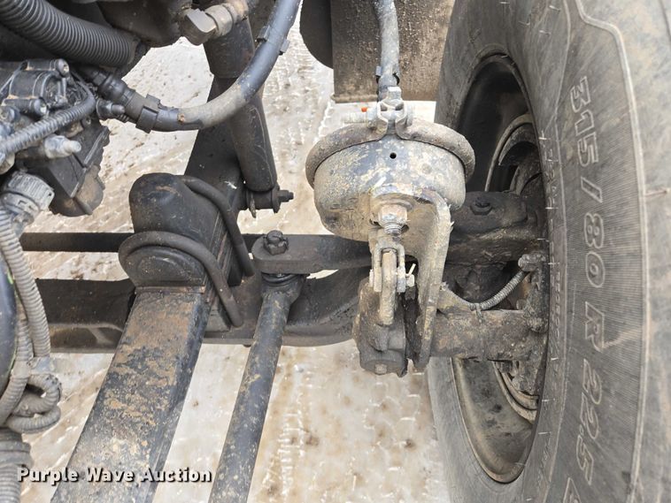 image for item EB1220 2010 Kenworth T800 box truck