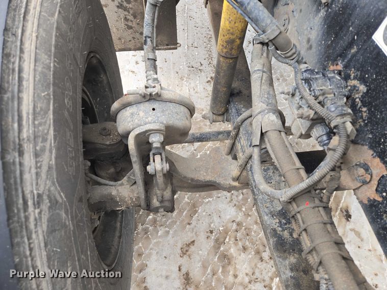 image for item EB1220 2010 Kenworth T800 box truck