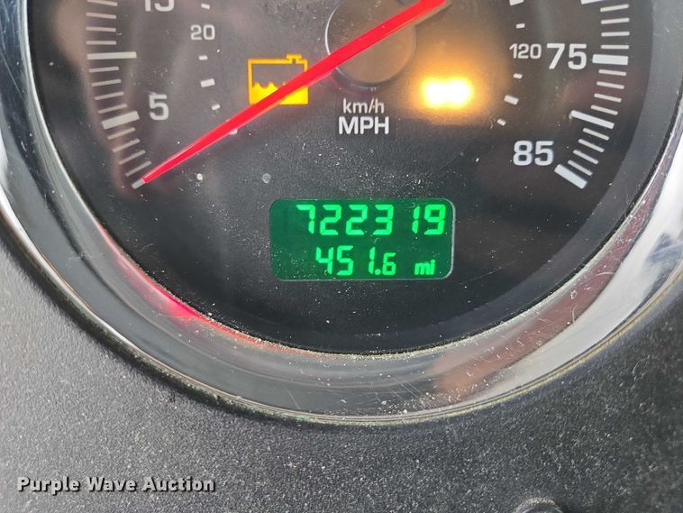 image for item EB1220 2010 Kenworth T800 box truck