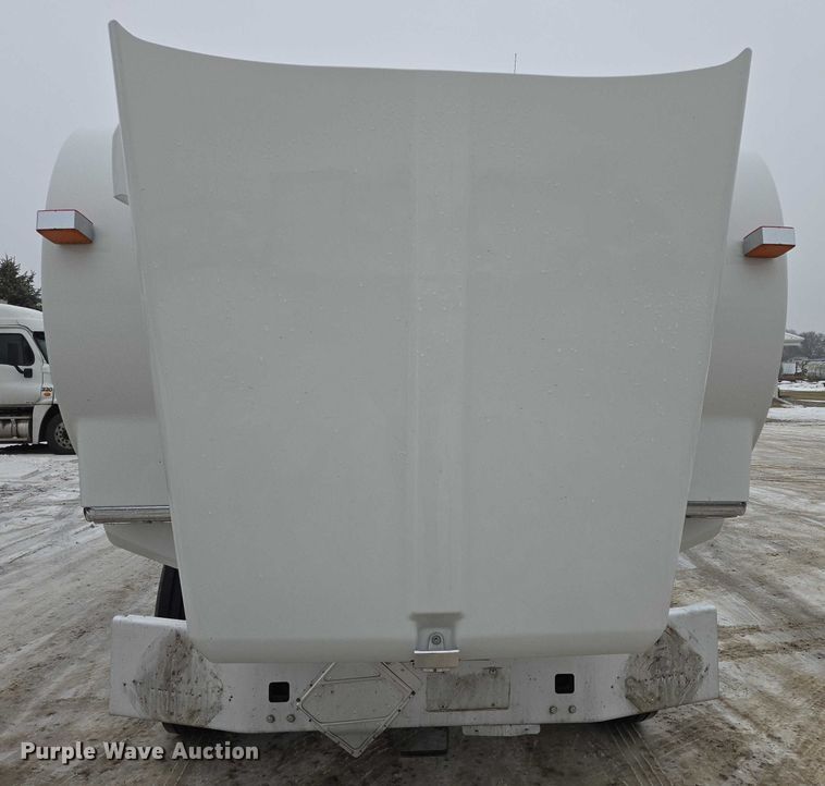 image for item EB1220 2010 Kenworth T800 box truck