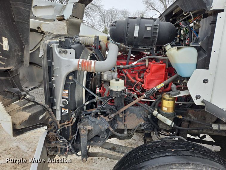 image for item EB1220 2010 Kenworth T800 box truck