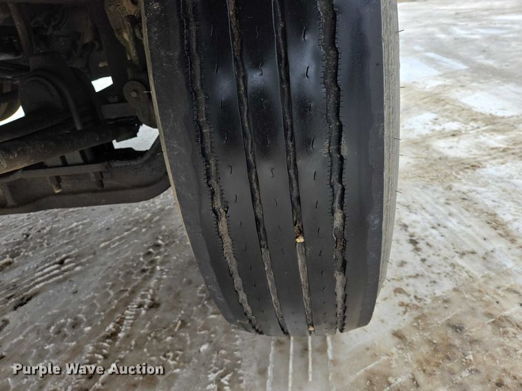 image for item EB1220 2010 Kenworth T800 box truck