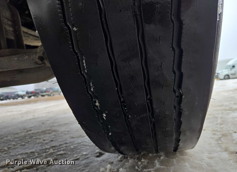 image for item EB1220 2010 Kenworth T800 box truck