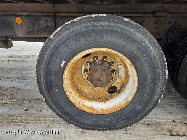 image for item EB1220 2010 Kenworth T800 box truck