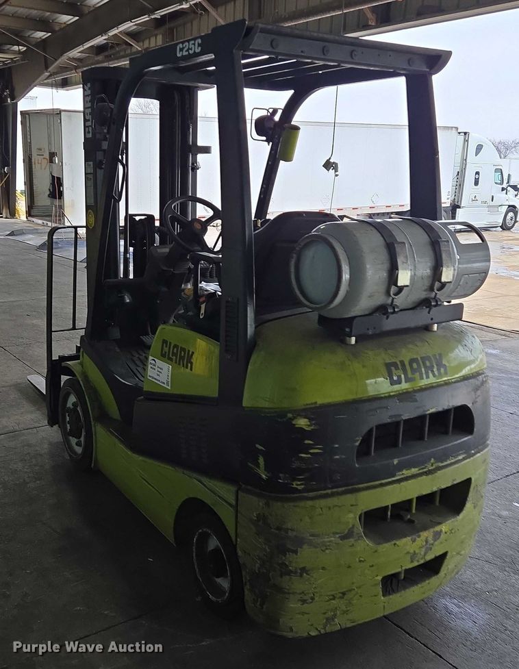 image for item EB1222 Clark C25C forklift