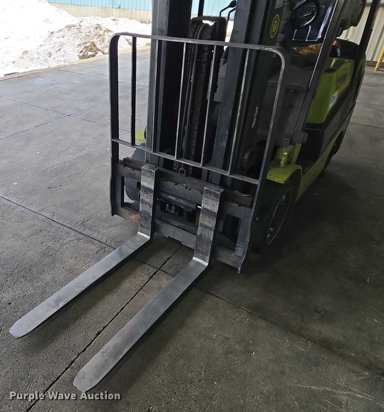 image for item EB1222 Clark C25C forklift