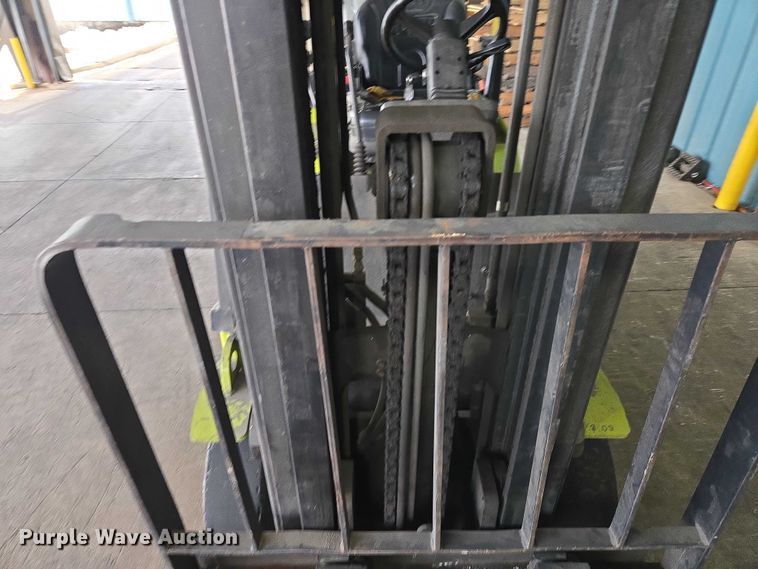 image for item EB1222 Clark C25C forklift