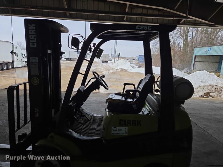 image for item EB1222 Clark C25C forklift