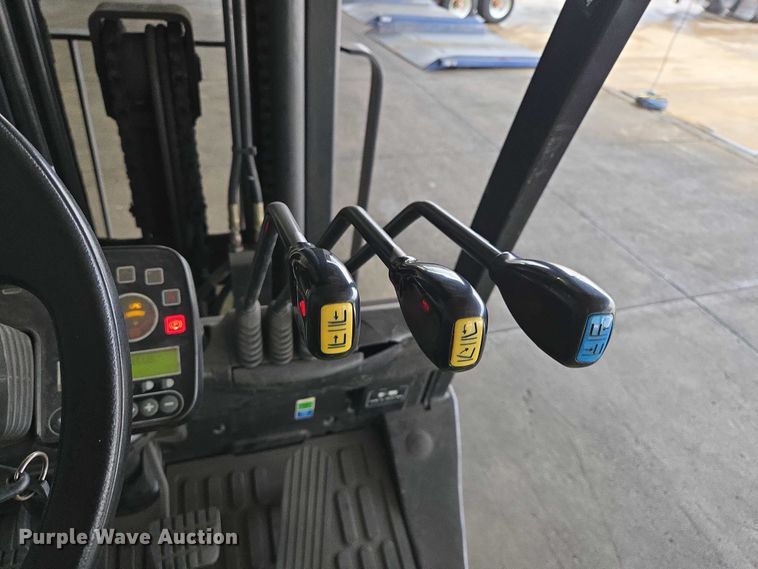 image for item EB1222 Clark C25C forklift