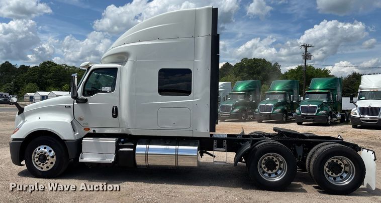 image for item EC3593 2020 International LT625 semi truck