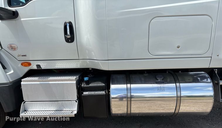 image for item EC3593 2020 International LT625 semi truck