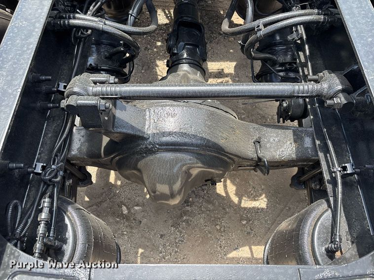 image for item EC3593 2020 International LT625 semi truck