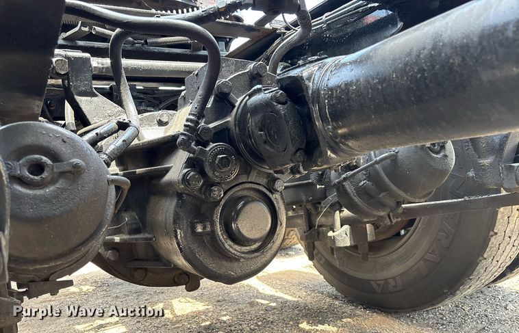 image for item EC3593 2020 International LT625 semi truck