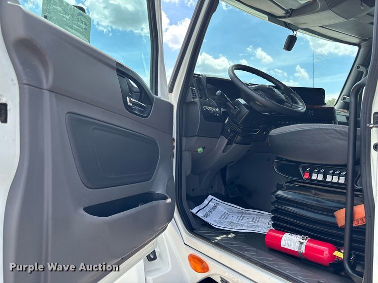 image for item EC3593 2020 International LT625 semi truck