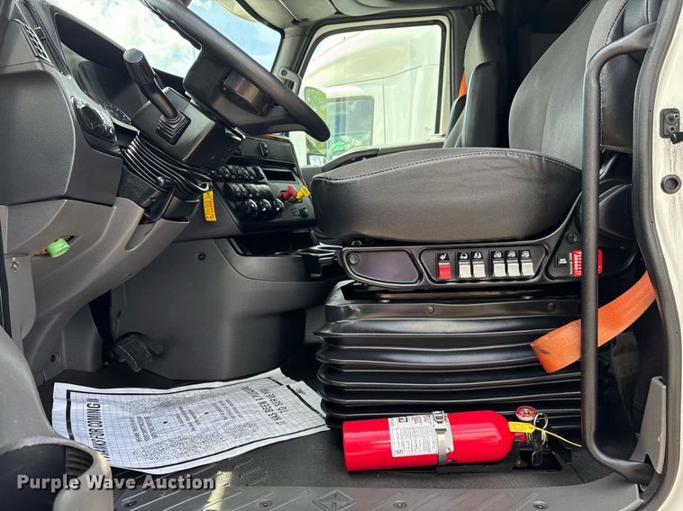 image for item EC3593 2020 International LT625 semi truck