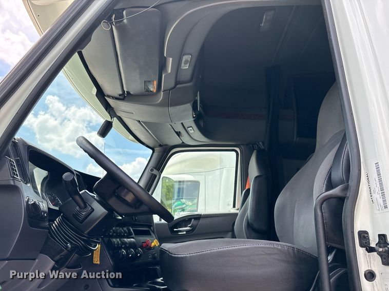 image for item EC3593 2020 International LT625 semi truck