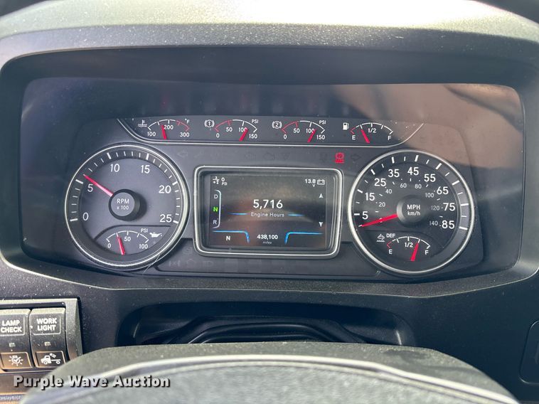 image for item EC3593 2020 International LT625 semi truck