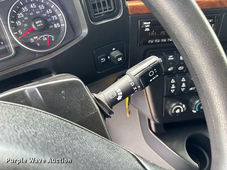 image for item EC3593 2020 International LT625 semi truck