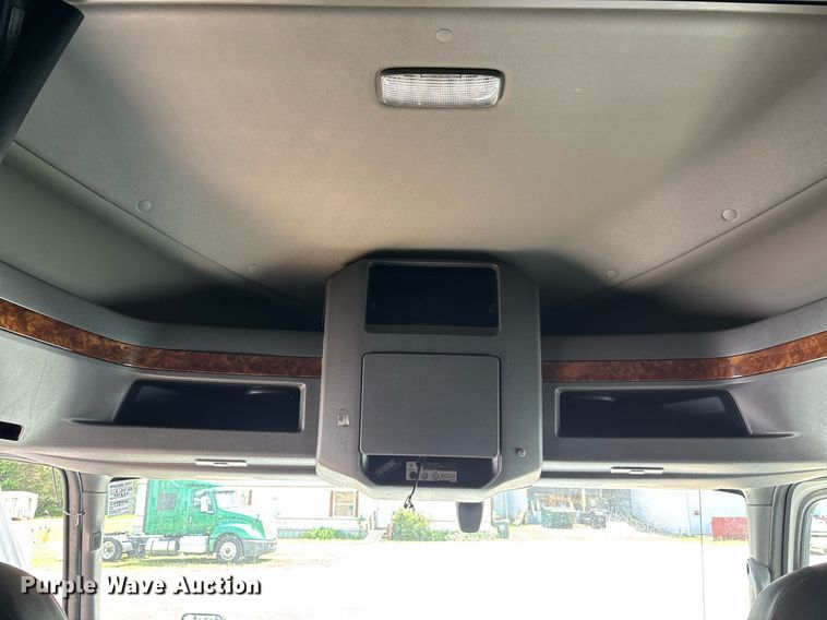 image for item EC3593 2020 International LT625 semi truck