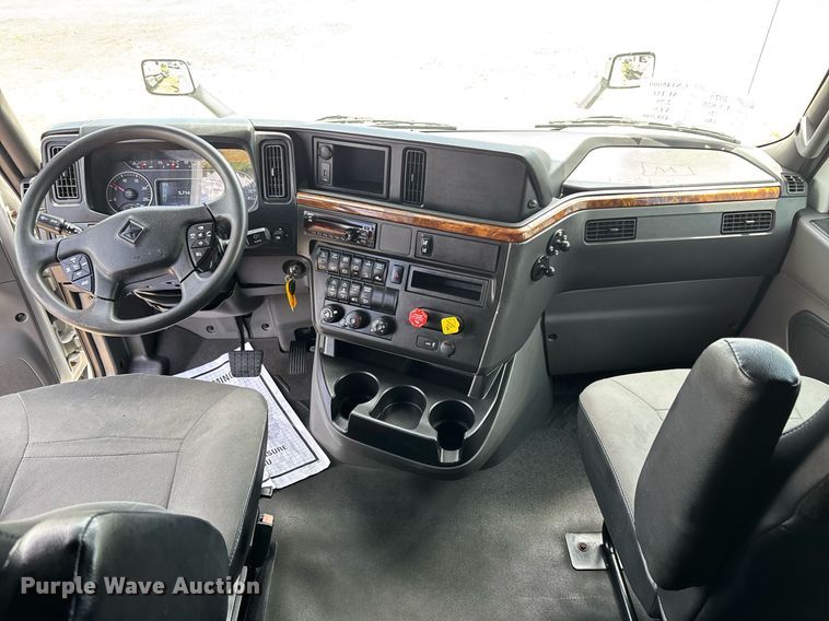 image for item EC3593 2020 International LT625 semi truck