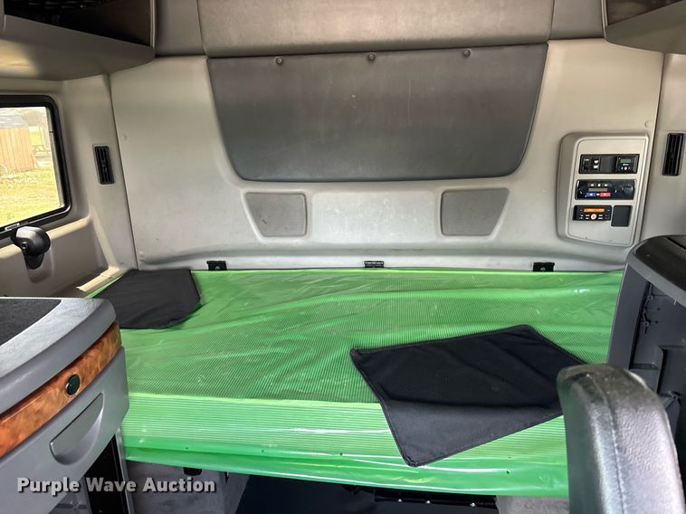 image for item EC3593 2020 International LT625 semi truck