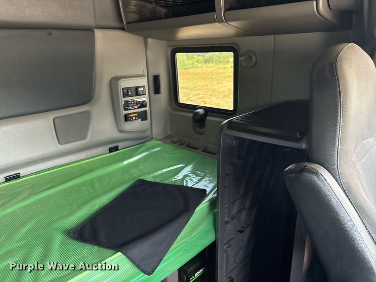 image for item EC3593 2020 International LT625 semi truck