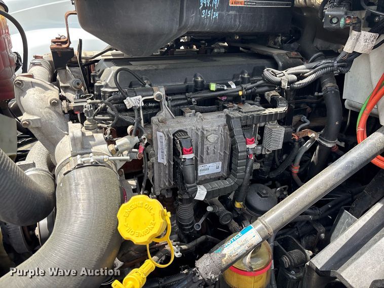 image for item EC3593 2020 International LT625 semi truck