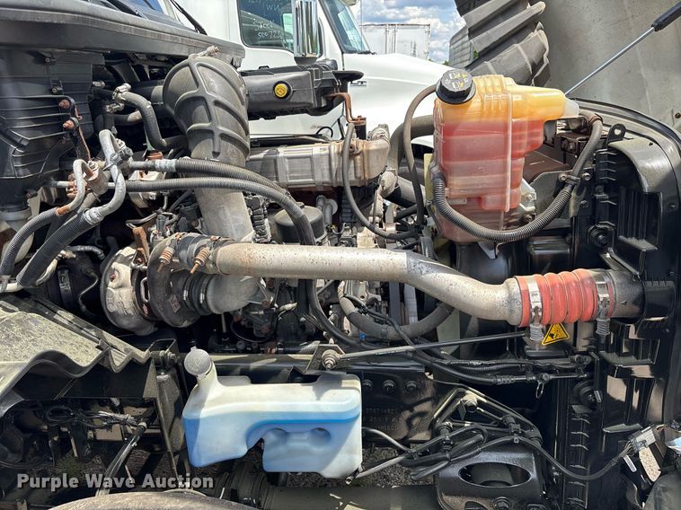 image for item EC3593 2020 International LT625 semi truck