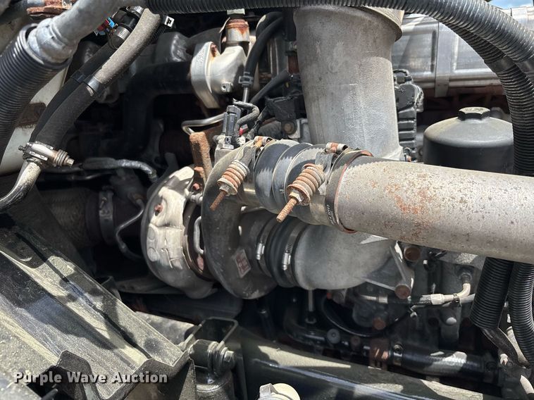 image for item EC3593 2020 International LT625 semi truck