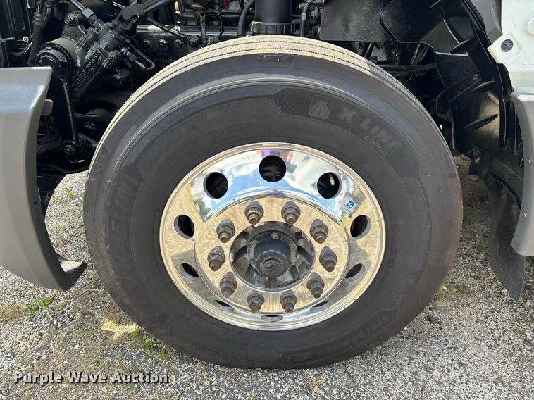 image for item EC3593 2020 International LT625 semi truck