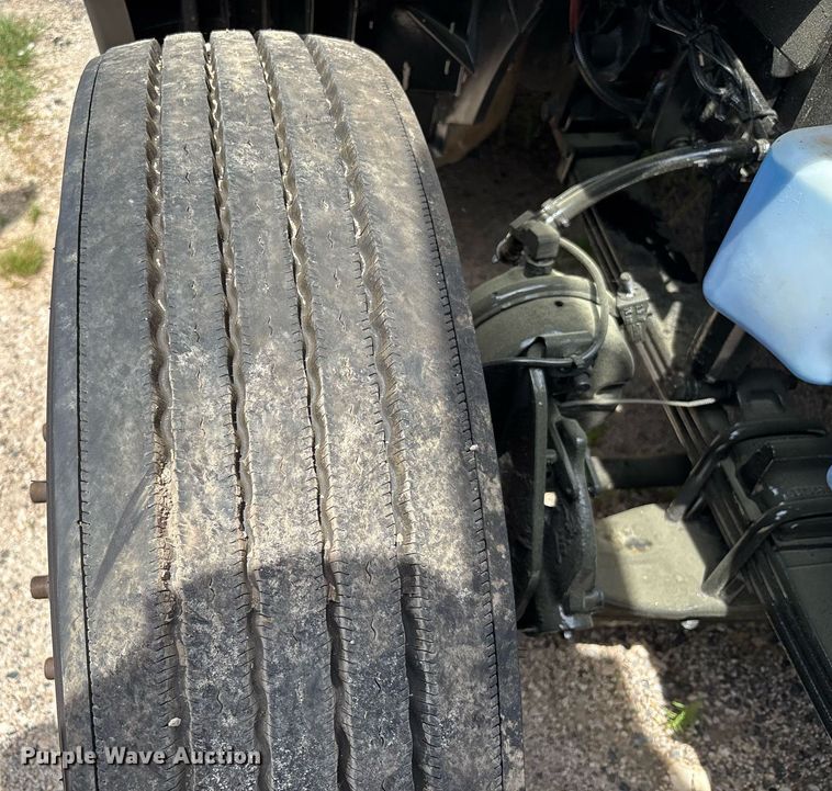 image for item EC3593 2020 International LT625 semi truck