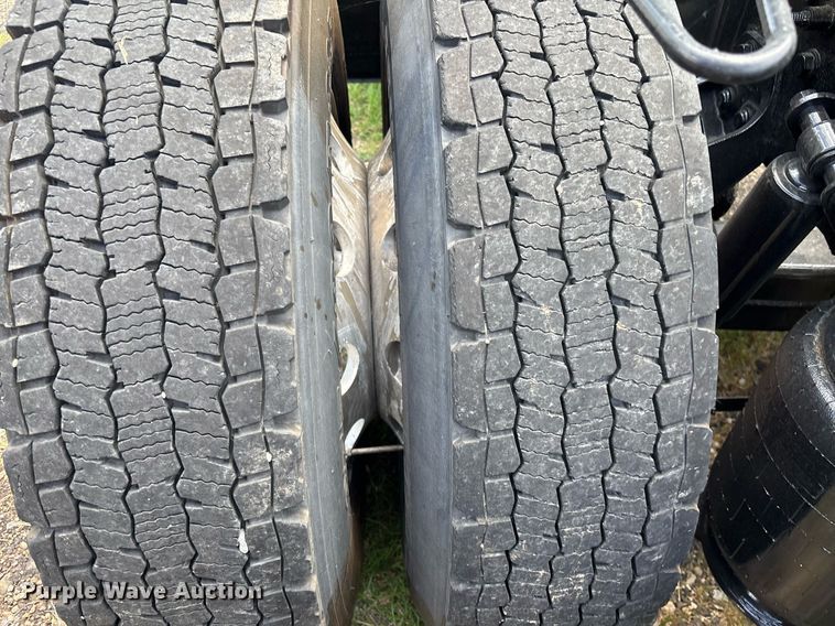 image for item EC3593 2020 International LT625 semi truck