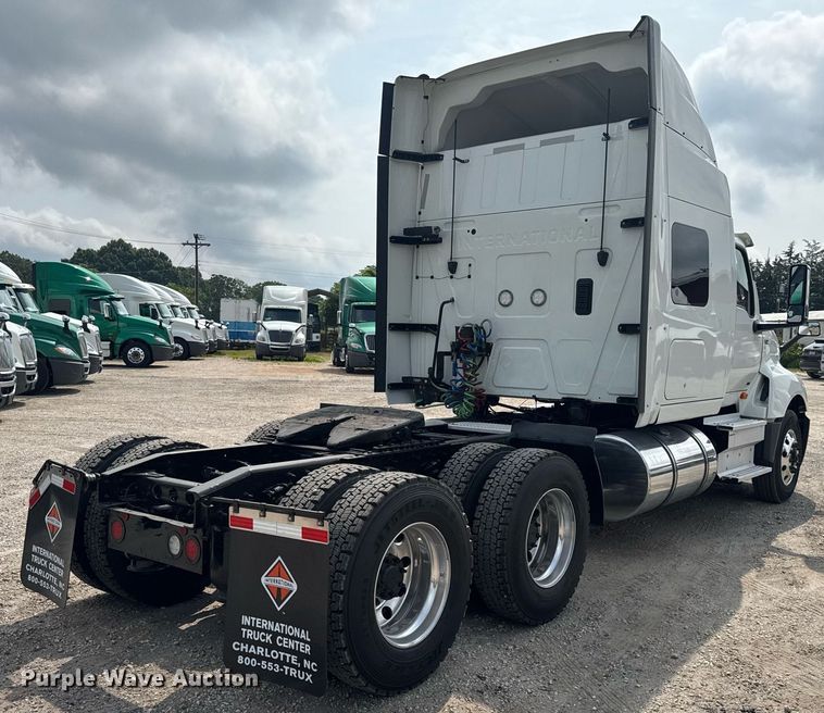 image for item EC3652 2020 International LT625 semi truck