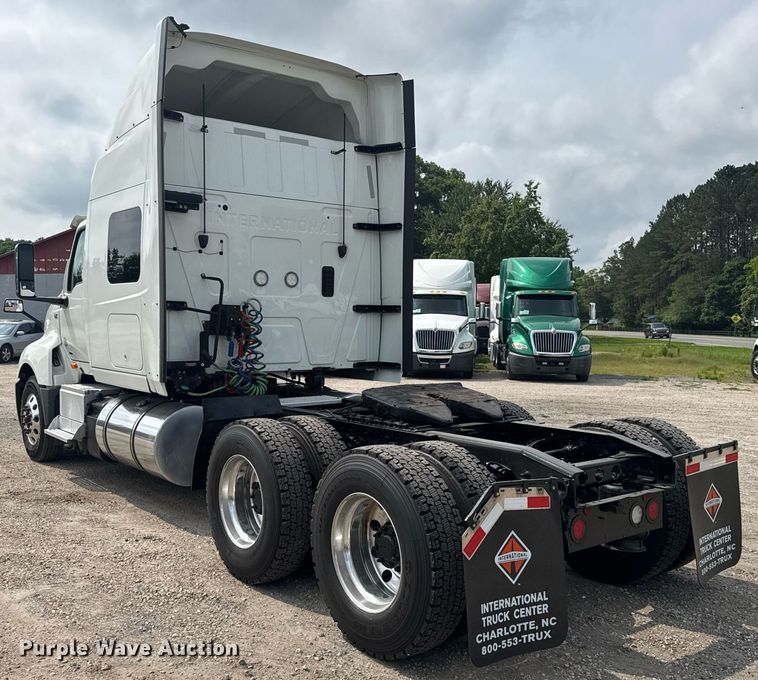 image for item EC3652 2020 International LT625 semi truck