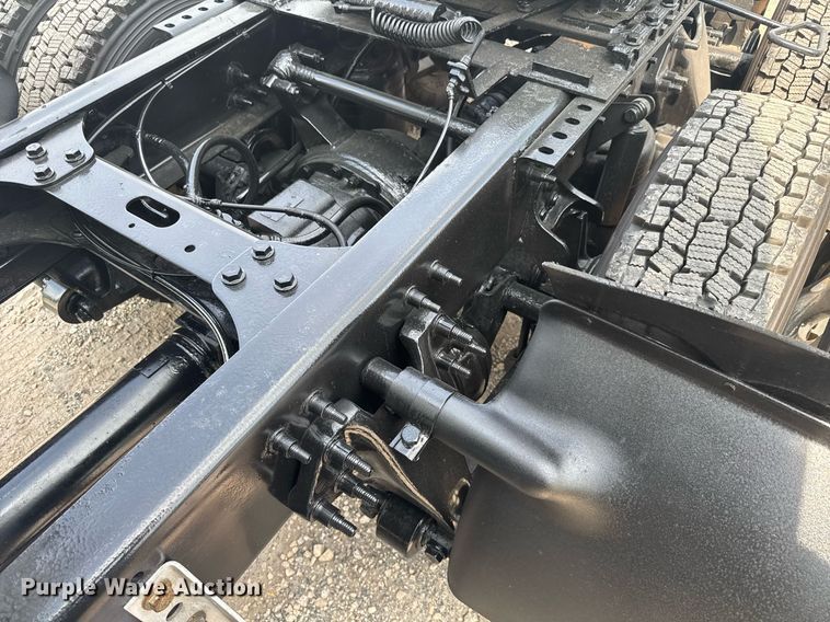 image for item EC3652 2020 International LT625 semi truck