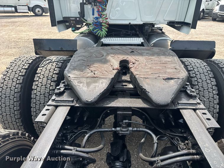 image for item EC3652 2020 International LT625 semi truck