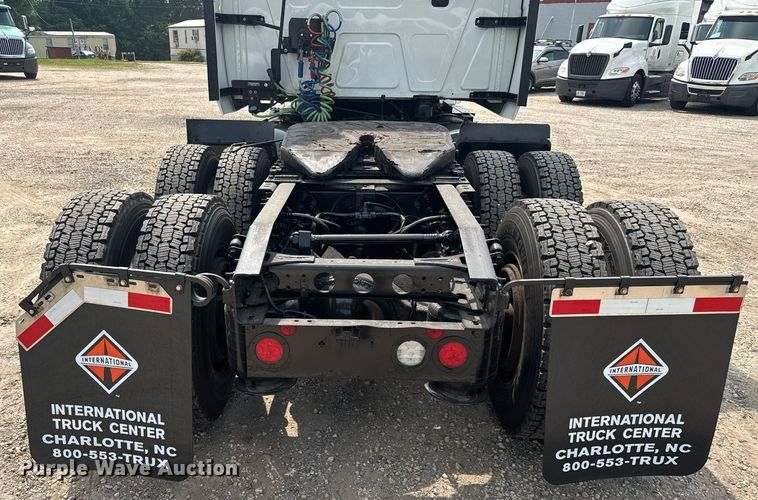 image for item EC3652 2020 International LT625 semi truck