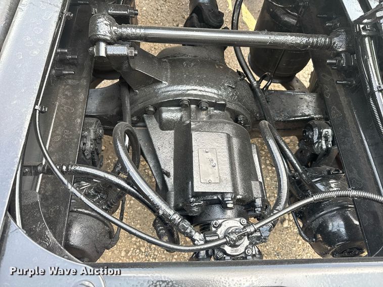 image for item EC3652 2020 International LT625 semi truck