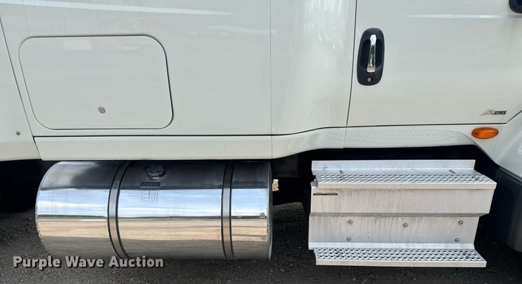 image for item EC3652 2020 International LT625 semi truck